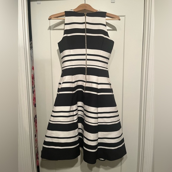 Kate Spade Cape Black & White Stripe Dress Size 2 - Picture 4 of 7